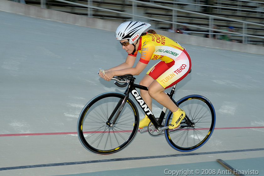 _DSC1158.jpg - Naiset, 500 m: Terhi Salmenoja, Team Velo Cycling