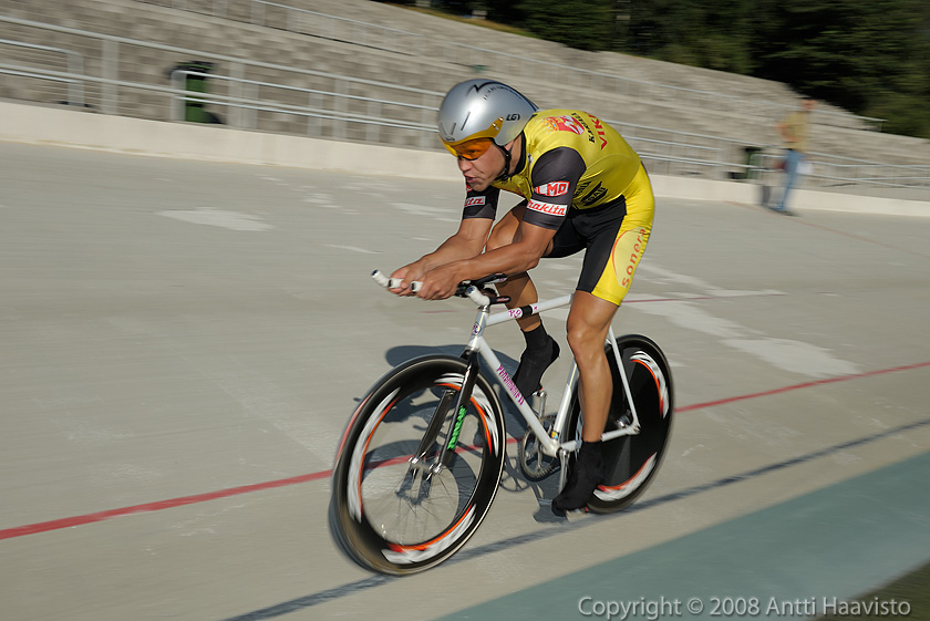 _DSC1244.jpg - Miehet, 1 km: Timo Erjomaa, Turun Urheiluliitto