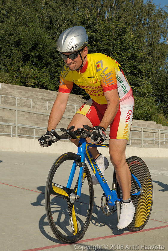 _DSC1453.jpg - M-40, 1 km: Jarkko Saarinen, Team Velo Cycling