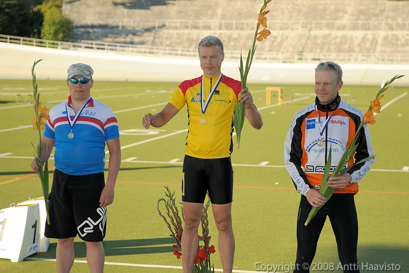 _DSC1561.jpg - M-30 1 km: 1. Vesa Niskala, TuUL, 1.12,00, 2. Timo Riihelä, CCH, 1.13,32 ja 3. Pasi Ahlroos, IK-32, 1.14,05