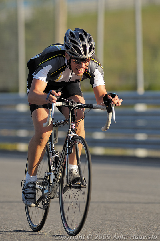 _DSC5740.jpg - KOH-I-NOOR -moottoriratakisat 2009, 5. osakilpailuTomi Hämäläinen, Tähtikadun Peloton