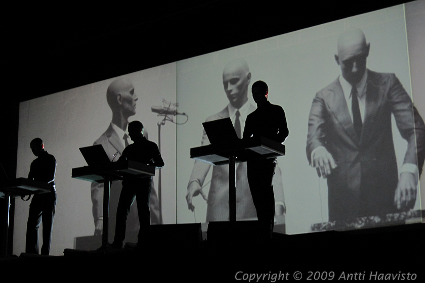 IMG_0239.jpg - Kraftwerkin konsertti Flow Festivalilla Helsingin Juhlaviikoilla