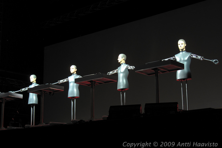 IMG_0273.jpg - Kraftwerkin konsertti Flow Festivalilla Helsingin Juhlaviikoilla