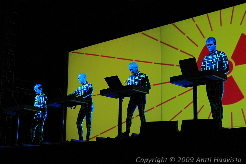 IMG_0312.jpg - Kraftwerkin konsertti Flow Festivalilla Helsingin Juhlaviikoilla