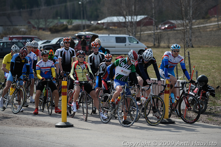 _DSC7025.jpg - Sipoon Susiringin maantieajo. M-Elite ryhmittyneenä lähtöön.