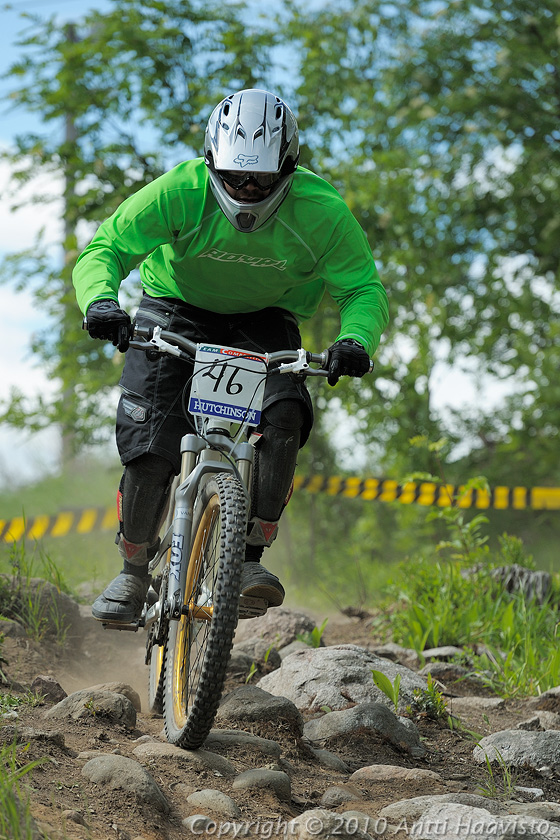 _DSC0166.jpg - Harraste: Mikko Aarras, MTBCF. Kalpalinna DH, Nappulakumi DH Cupin osakilpailu Janakkalassa 6.6.2010