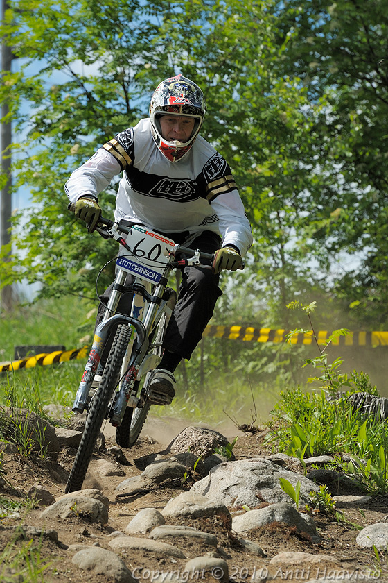 _DSC0168.jpg - Harraste: Urmas Adamson, Freedown. Kalpalinna DH, Nappulakumi DH Cupin osakilpailu Janakkalassa 6.6.2010