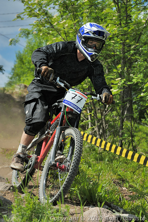 _DSC0183.jpg - Harraste: Jukka Mäennenä, TABC/Airtime ry. Kalpalinna DH, Nappulakumi DH Cupin osakilpailu Janakkalassa 6.6.2010