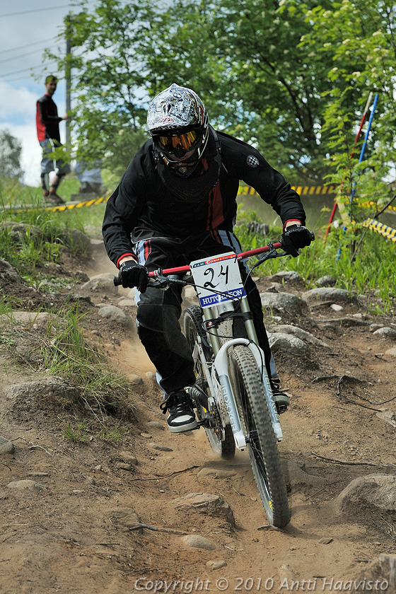 _DSC0188.jpg - Harraste: Alvi Pakarinen, dhT. Kalpalinna DH, Nappulakumi DH Cupin osakilpailu Janakkalassa 6.6.2010
