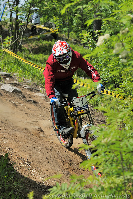 _DSC0194.jpg - Harraste: Niko Senne. Kalpalinna DH, Nappulakumi DH Cupin osakilpailu Janakkalassa 6.6.2010