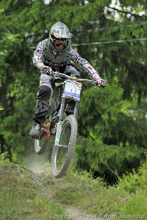 _DSC0237.jpg - M-16: Toni Ruusunen, KangKi. Kalpalinna DH, Nappulakumi DH Cupin osakilpailu Janakkalassa 6.6.2010