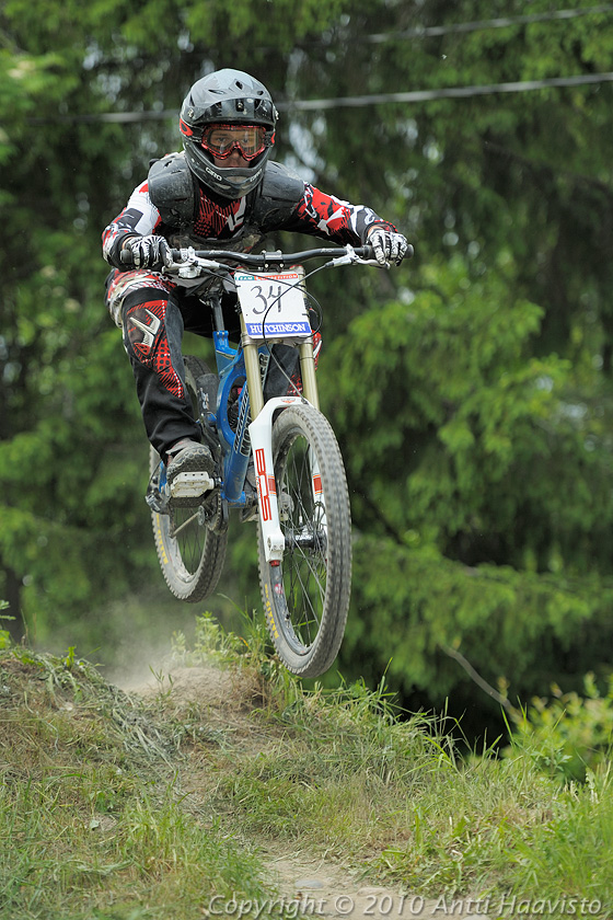 _DSC0239.jpg - M-16: Aleksi Salojärvi, dhT. Kalpalinna DH, Nappulakumi DH Cupin osakilpailu Janakkalassa 6.6.2010