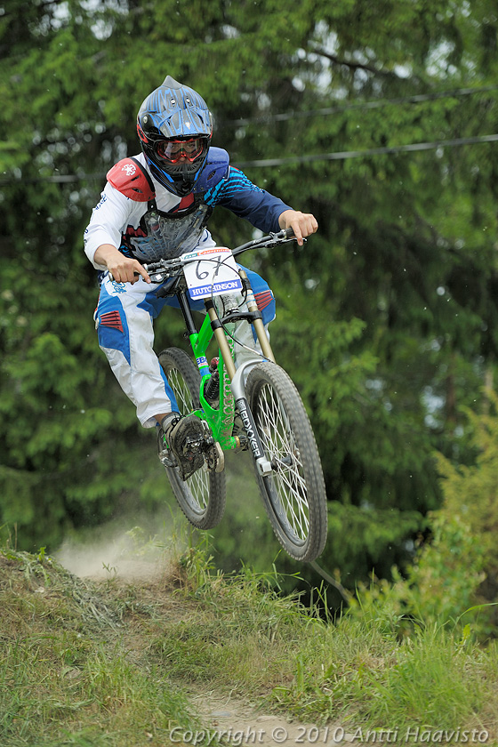 _DSC0251.jpg - M-18: Mika Sukanen, HyPy. Kalpalinna DH, Nappulakumi DH Cupin osakilpailu Janakkalassa 6.6.2010