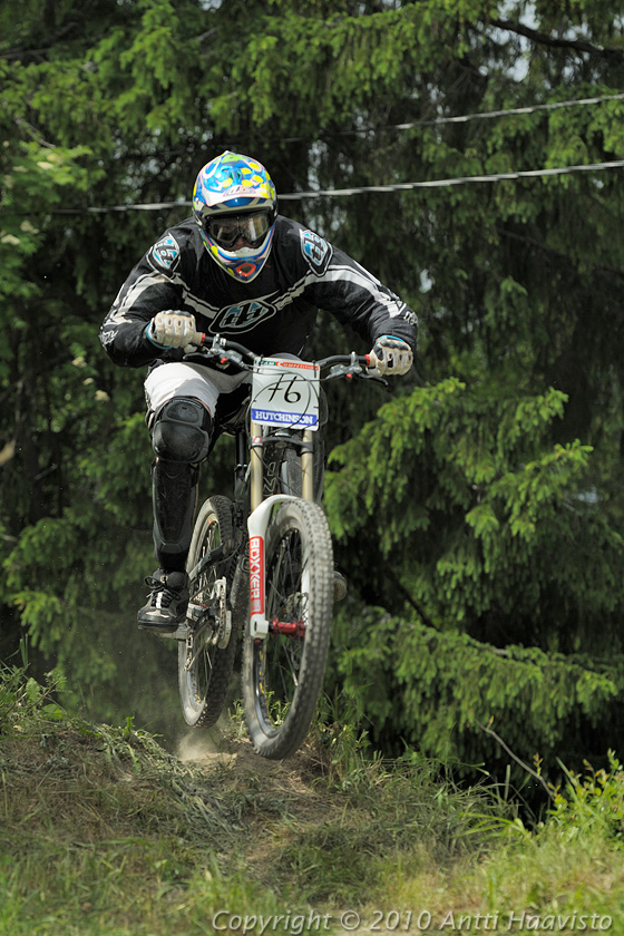 _DSC0261.jpg - Miehet: Antti Pajunen, TCC. Kalpalinna DH, Nappulakumi DH Cupin osakilpailu Janakkalassa 6.6.2010