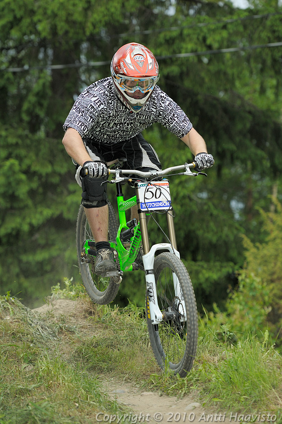 _DSC0269.jpg - Miehet: Mikko Hallikainen, Retkikunta Messilä Racing. Kalpalinna DH, Nappulakumi DH Cupin osakilpailu Janakkalassa 6.6.2010