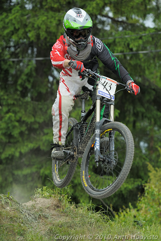 _DSC0276.jpg - Miehet: Eikku Luttinen, dhT. Kalpalinna DH, Nappulakumi DH Cupin osakilpailu Janakkalassa 6.6.2010