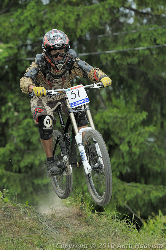 _DSC0277.jpg - Miehet: Janne Tuovinen, Retkikunta Messilä Racing. Kalpalinna DH, Nappulakumi DH Cupin osakilpailu Janakkalassa 6.6.2010