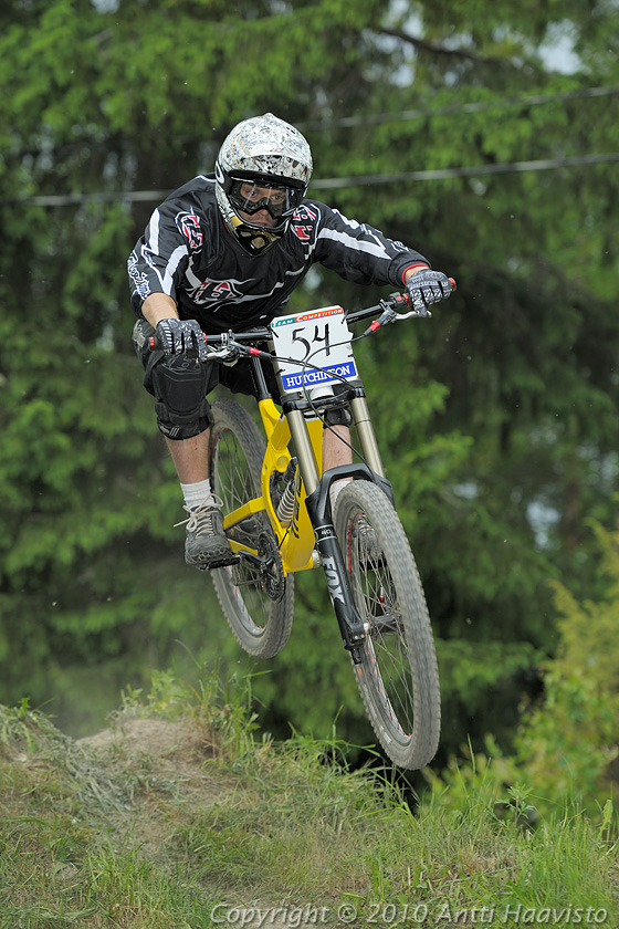 _DSC0280.jpg - Miehet: Kasper Nyman, Turku Dead Sailors/Manfredbikes. Kalpalinna DH, Nappulakumi DH Cupin osakilpailu Janakkalassa 6.6.2010