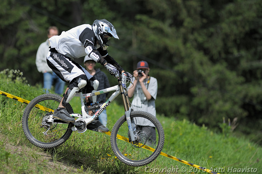_DSC0324.jpg - Harraste: Jani Vuojolahti, dhT. Kalpalinna DH, Nappulakumi DH Cupin osakilpailu Janakkalassa 6.6.2010