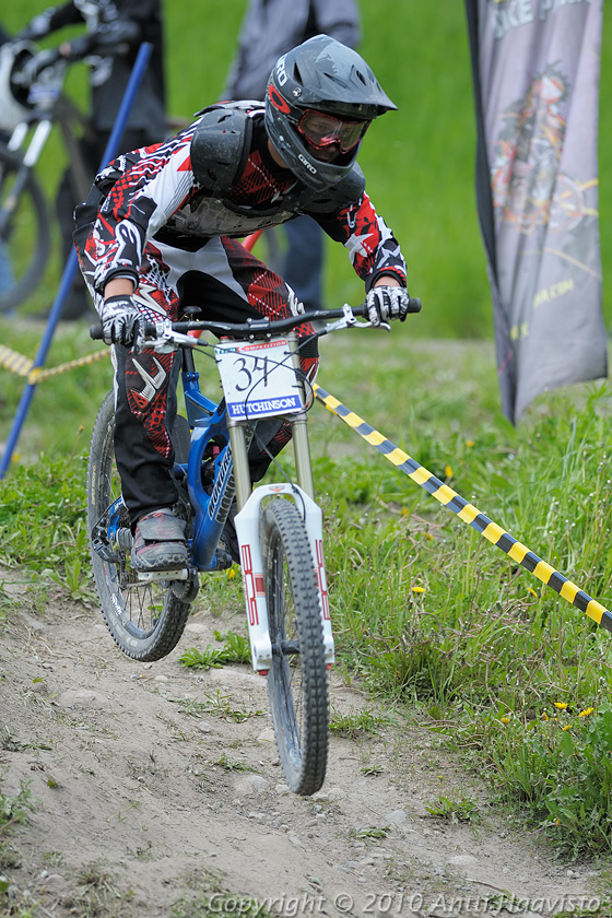 _DSC0560.jpg - M-16: Aleksi Salojärvi, dhT. Kalpalinna DH, Nappulakumi DH Cupin osakilpailu Janakkalassa 6.6.2010