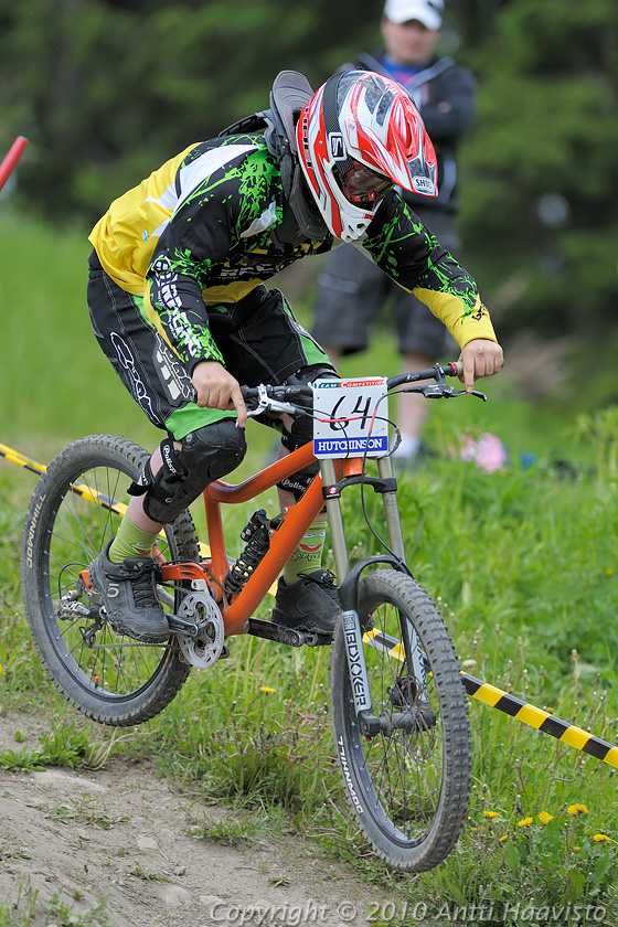 _DSC0581.jpg - M-16: Arto Vähä-Antila, HyPy. Kalpalinna DH, Nappulakumi DH Cupin osakilpailu Janakkalassa 6.6.2010