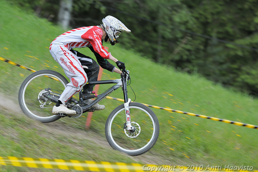 _DSC0605.jpg - M-18: Tuomo Kivekäs, dhT. Kalpalinna DH, Nappulakumi DH Cupin osakilpailu Janakkalassa 6.6.2010