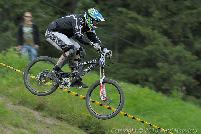 _DSC0645.jpg - Miehet: Antti Pajunen, TCC. Kalpalinna DH, Nappulakumi DH Cupin osakilpailu Janakkalassa 6.6.2010