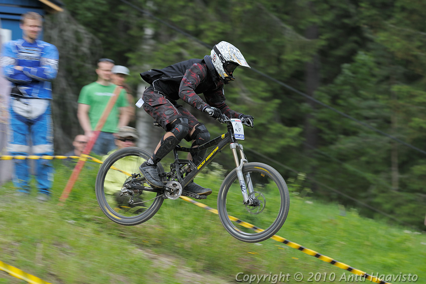 _DSC0722.jpg - Miehet: Jouni Jalkanen, dhT. Kalpalinna DH, Nappulakumi DH Cupin osakilpailu Janakkalassa 6.6.2010