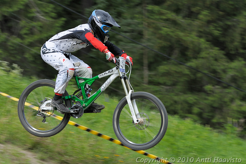 _DSC0730.jpg - Miehet: Olli Alanko, KorsKa/Team Solid Bikes. Kalpalinna DH, Nappulakumi DH Cupin osakilpailu Janakkalassa 6.6.2010