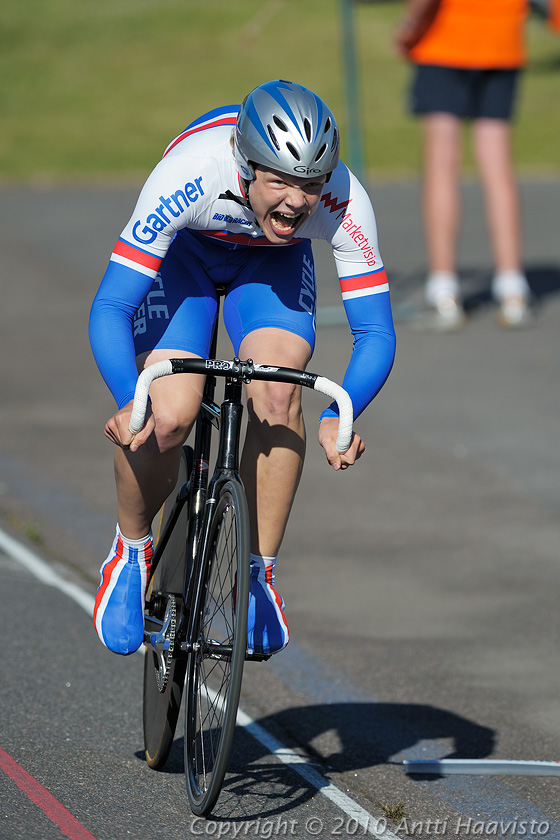 _DSC3216.jpg - M-16, 1 km aika-ajo: Jere Myllymäki, CCH