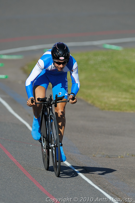 _DSC3265.jpg - M-18, 1 km aika-ajo: Aku Silvenius, TWL