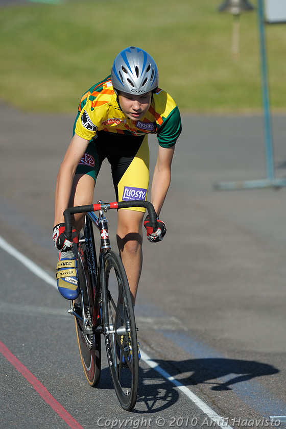 _DSC3290.jpg - M-16, 1 km aika-ajo: Iiro Väyrynen, OP-P