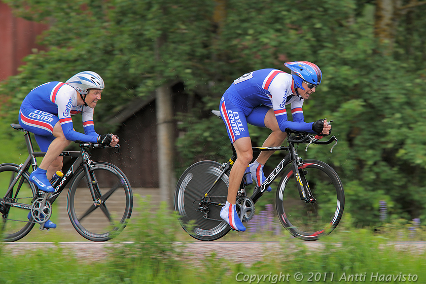 _DSC1151.jpg - Miehet 54 km: Cycle Club Helsinki, Juhana Hietala ja Mika Vilen (8./1.16.32,87)