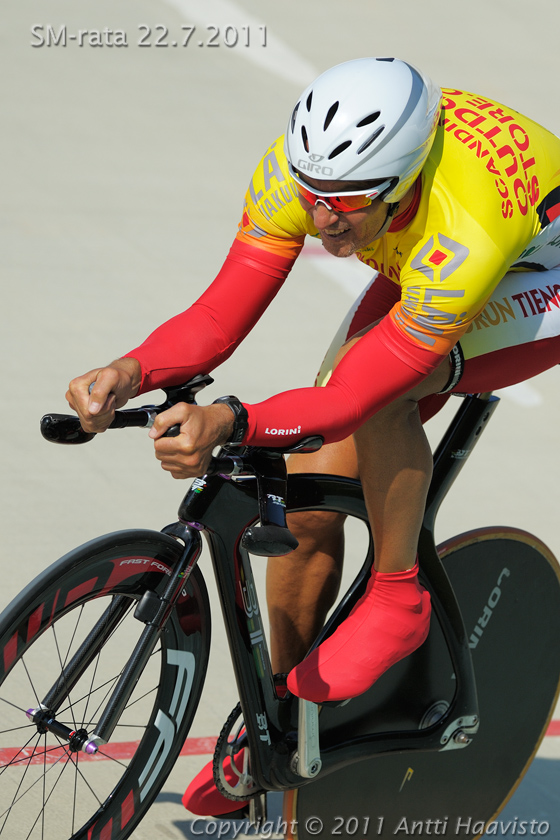 _DSC4334.jpg - M-40 1 km aika-ajo: Jukka Lehikoinen, TVC