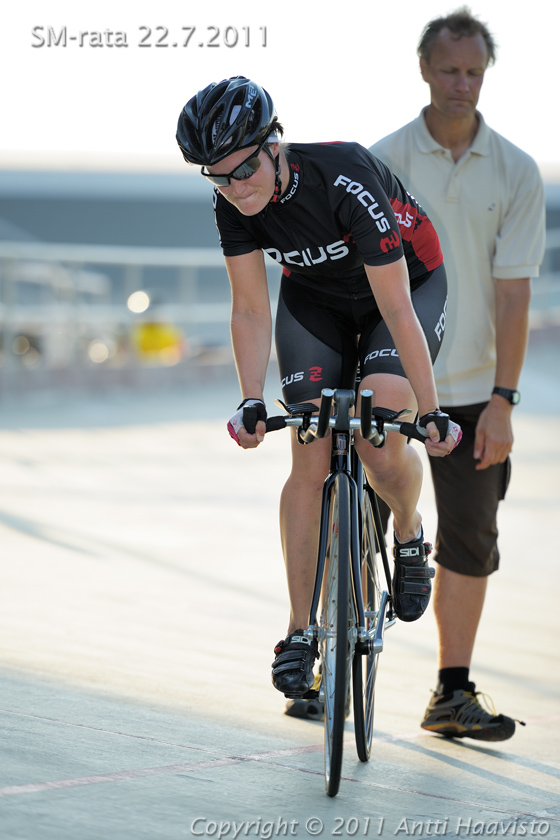 _DSC4912.jpg - Naiset 500 m aika-ajo: Eeva Makkonen, IK-32