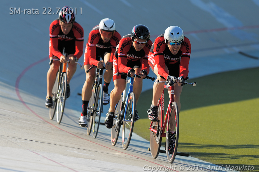 _DSC4711.jpg - Miehet 4 km joukkueajo: Koiviston Isku