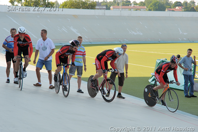 _DSC6867.jpg - Miehet 4 km joukkueajo: Koiviston Isku