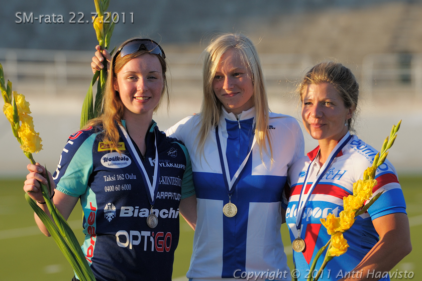_DSC5364.jpg - Naiset 500 m aika-ajo: 1. Virva Koski, LeGo, 2. Jenni Kukkonen, KiiRi ja 3. Sabine Haavisto, CCH