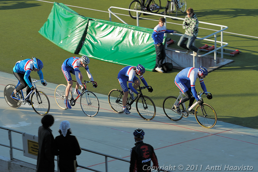_DSC8452.jpg - Ratapyöräilykilpailut Helsingin Velodromilla