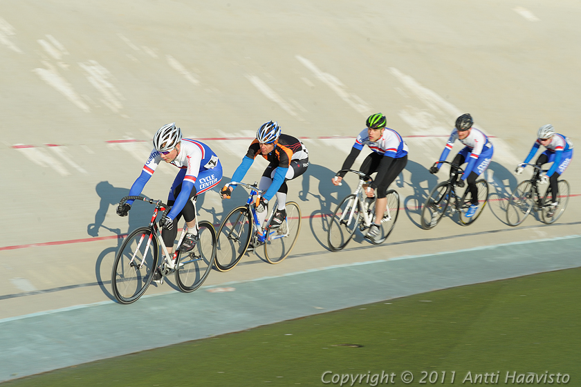 _DSC8789.jpg - Ratapyöräilykilpailut Helsingin Velodromilla