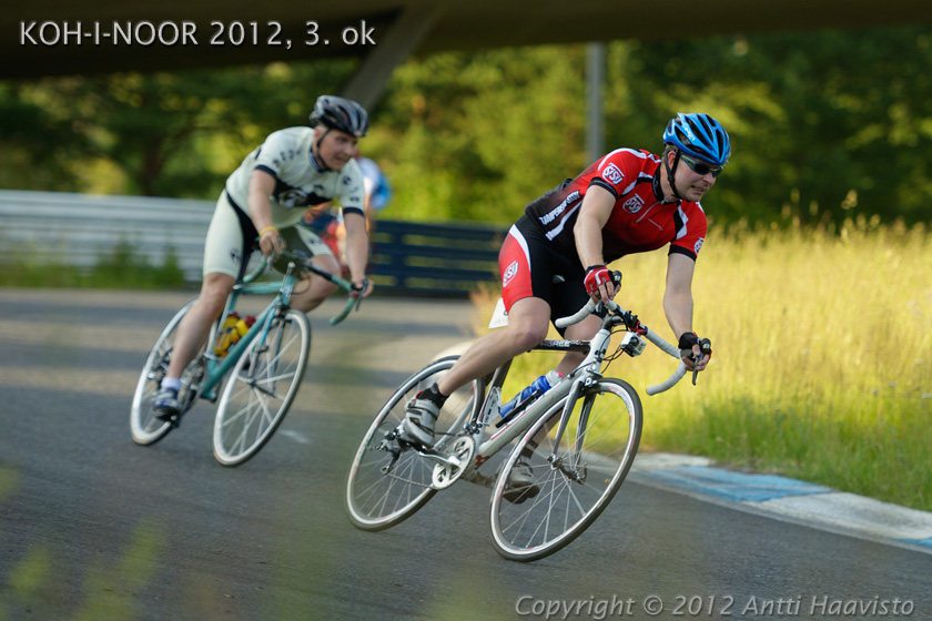 _DSC0262.jpg - Kalle Malin, TaSi ja Tapio Viinikka, HlTarmo