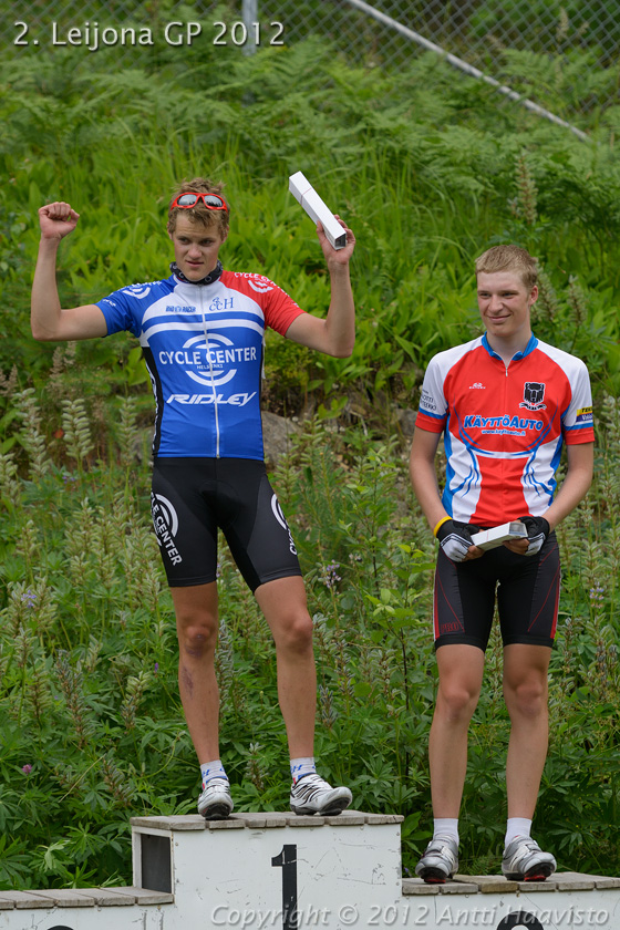 _DSC0524.jpg - M-18, 69 km: 1. Hiski Kanerva, CCH ja 2. Oskari Vainionpää, KaKa